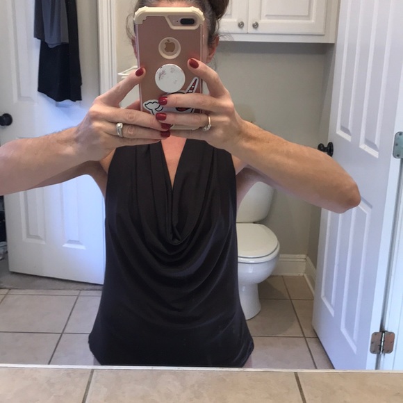 Backless top halter top - Picture 3 of 4